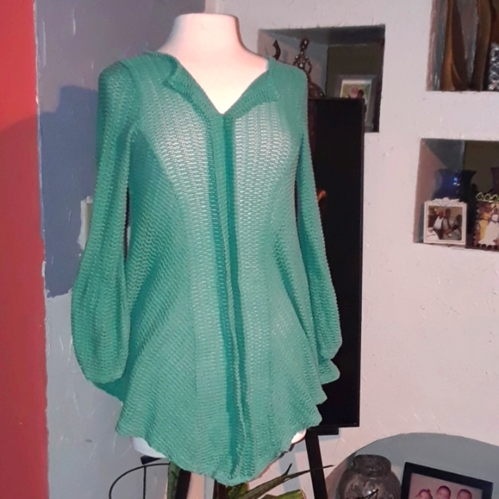 Women's Top (Shirt)